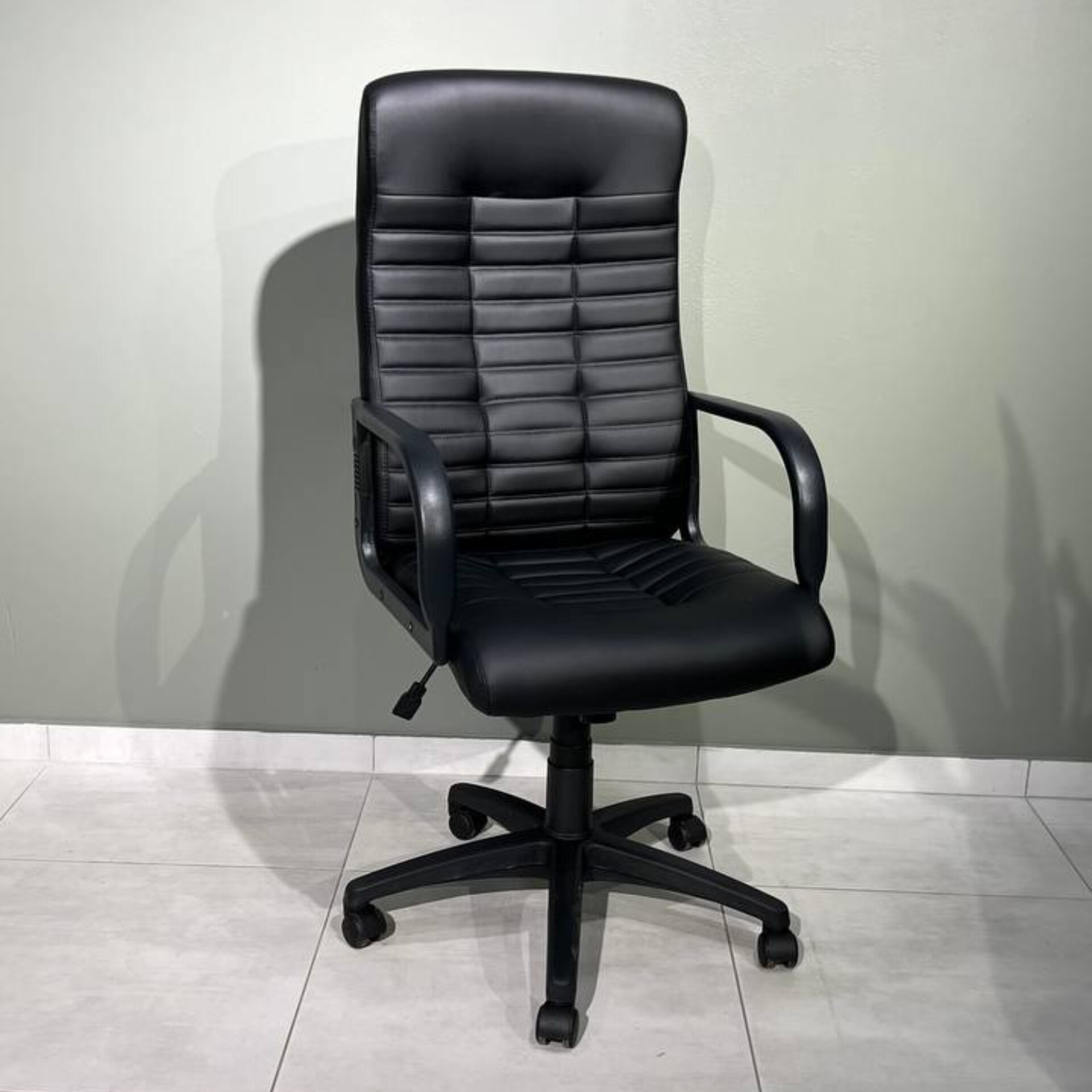Крісло для керівника BOSS KD Tilt PL64