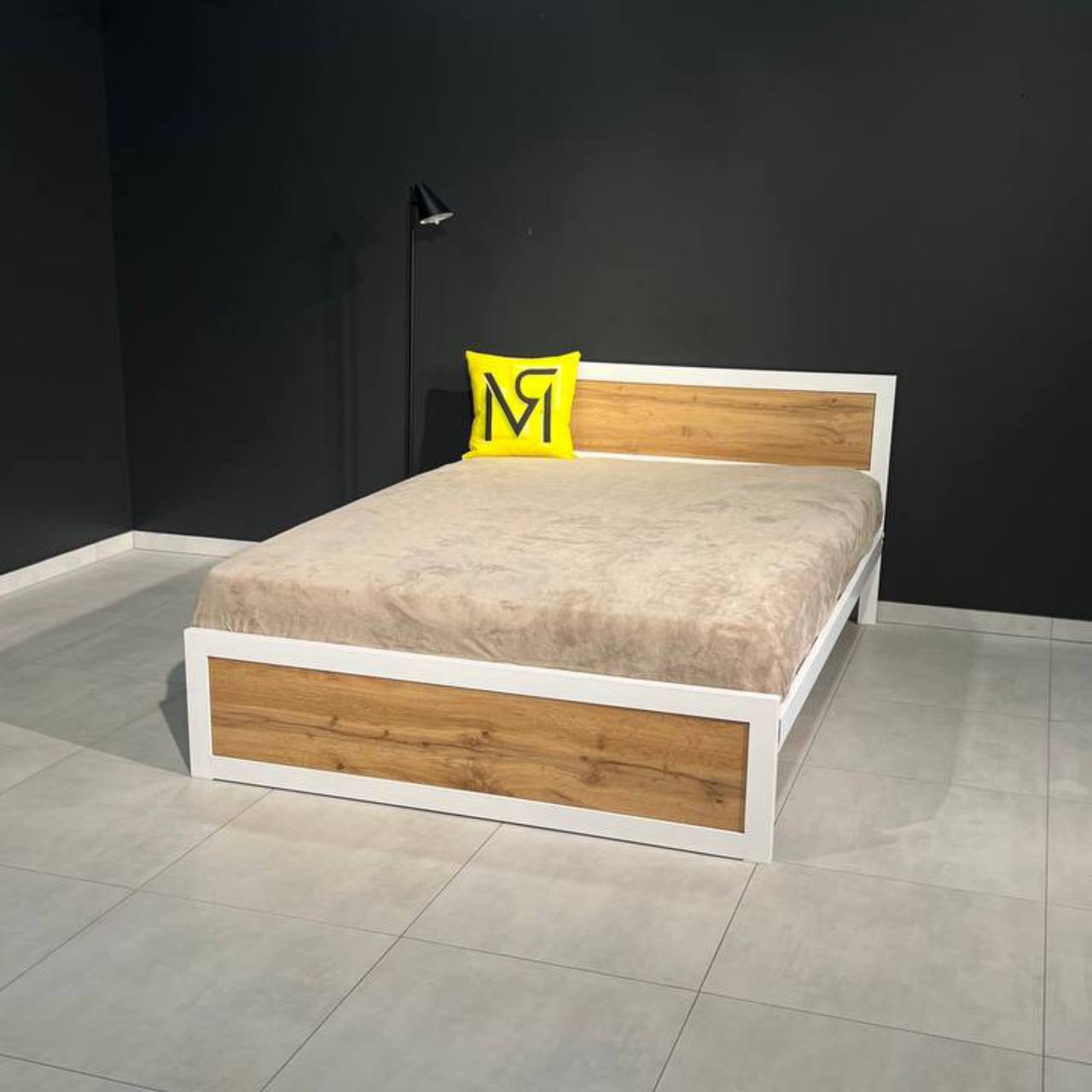 Кровать металлическая для спальни в стиле LOFT 120х200, стильная ортопедическая полуторная железная кровать — изображение 3